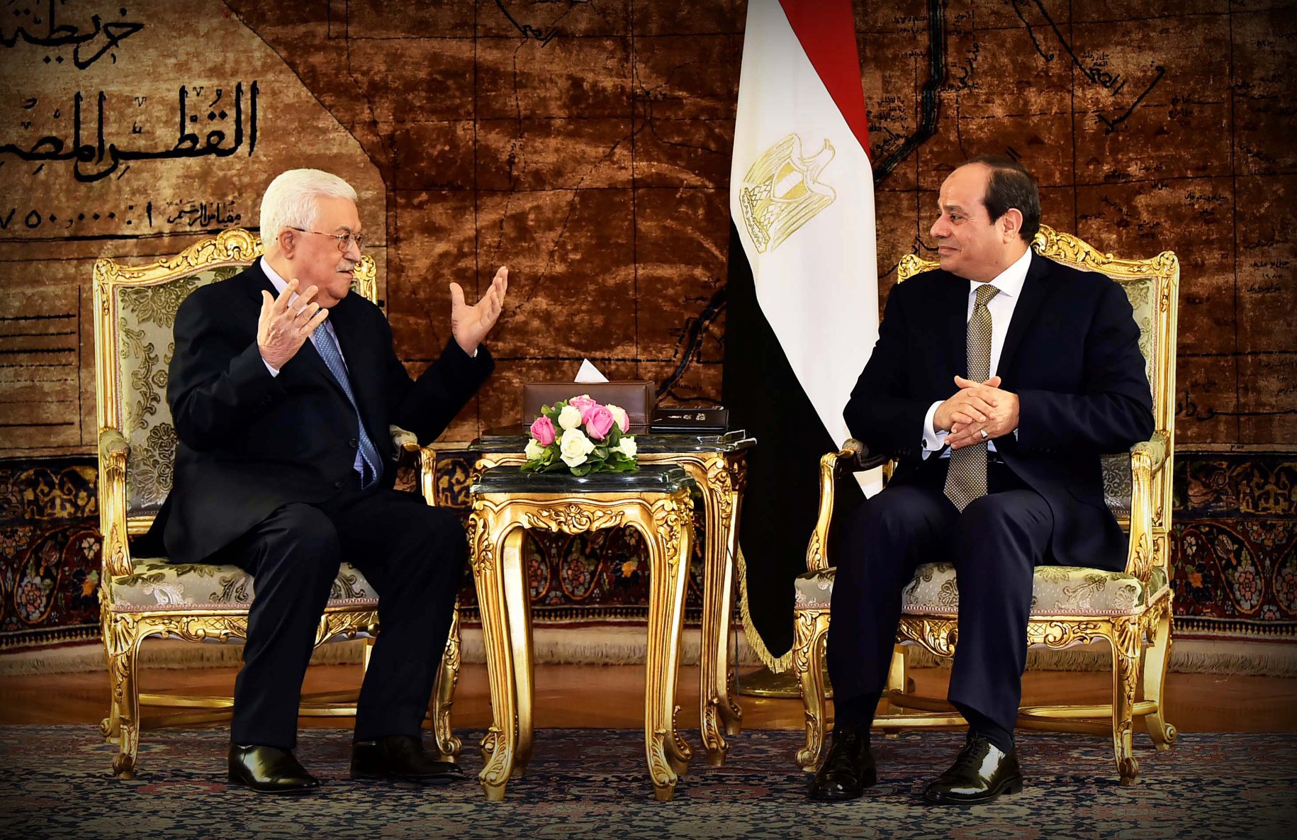 الرئيس المصري عبد الفتاح السيسي خلال الاجتماع مع الرئيس الفلسطيني محمود عباس