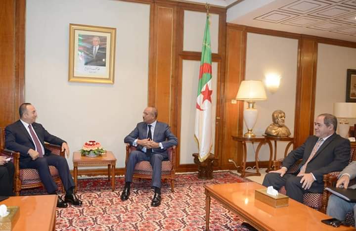 رئيس الوزراء الجزائري رفقة وزير خارجية تركيا