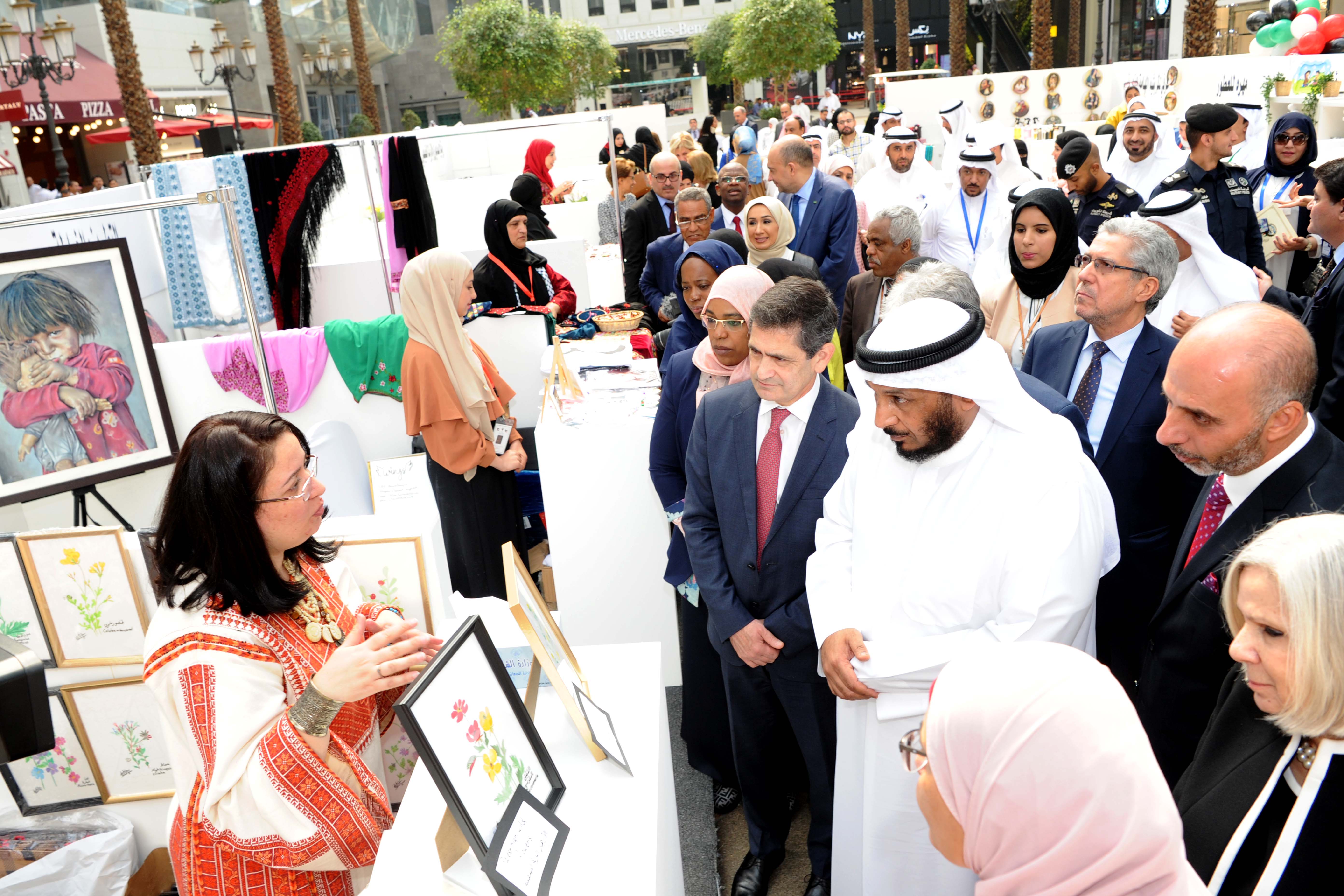 Minister of Social Affairs during the inauguration ceremony of the fair