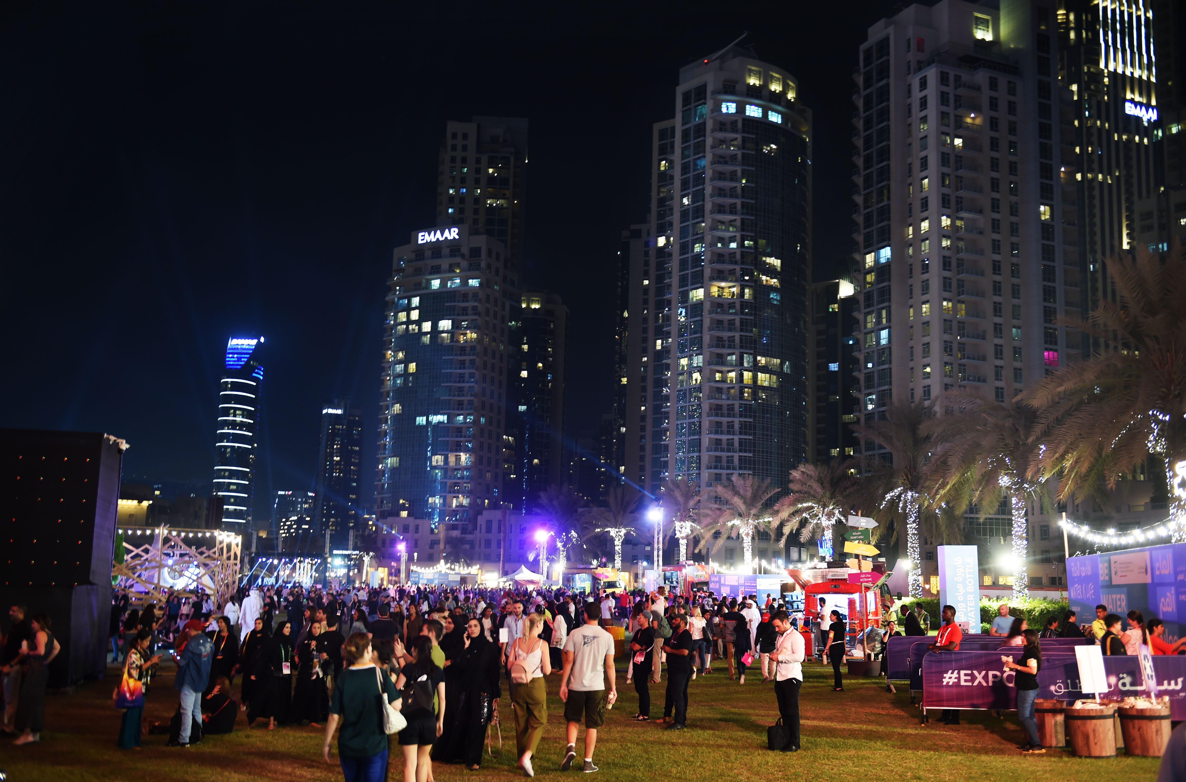 احتفالات هائلة في أنحاء الدولة وعرض مبهر بمناسبة  سنة لننطلق  إلى إكسبو 2020 دبي