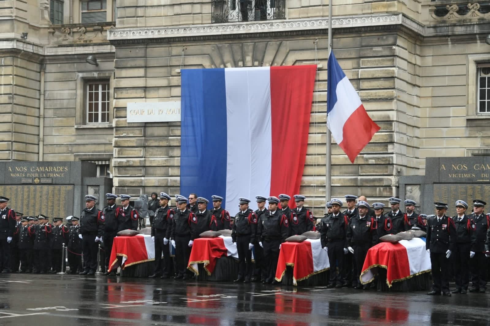 مراسم تكريم ضحايا الشرطة الفرنسية
