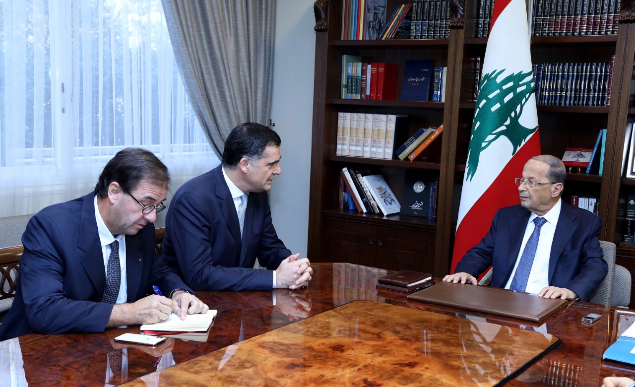 الرئيس اللبناني يلتقي الموفد الفرنسي في بعبدا