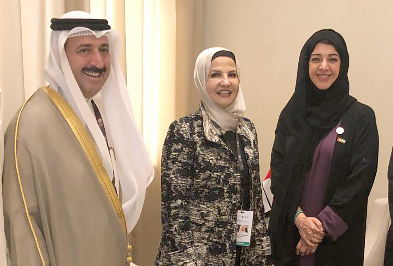 الهويدي والقنصل الكويتي خلال لقاء الوزيرة الهاشمي