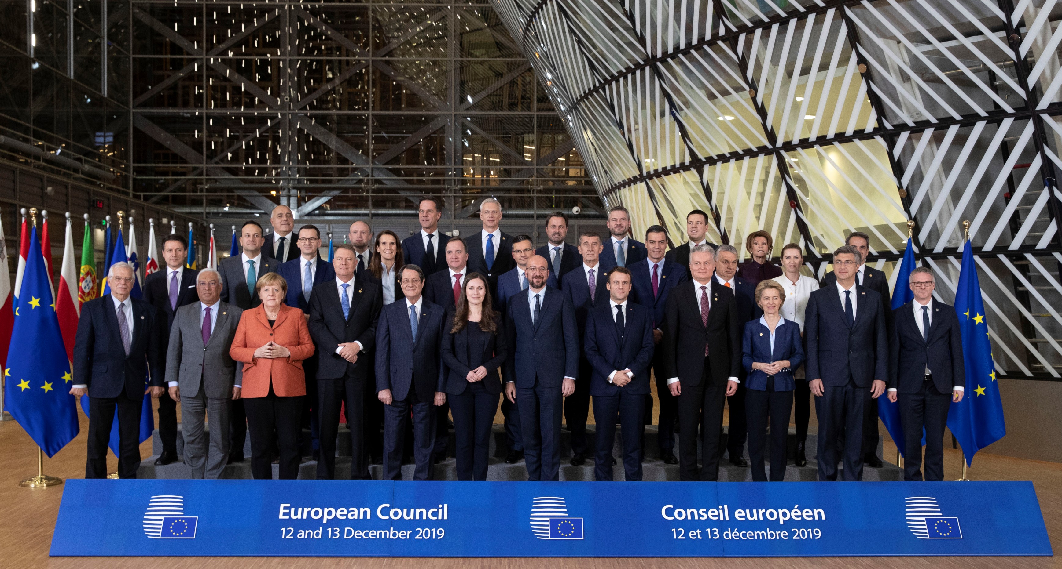 زعماء الاتحاد الأوروبي في صورة جماعية
