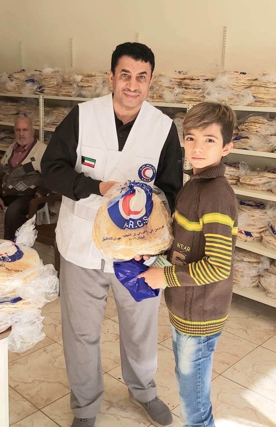 توزيع 6000 رغيف  في اطار مشروع الرغيف على الاسر اللبنانية واسر اللاجئين السوريين