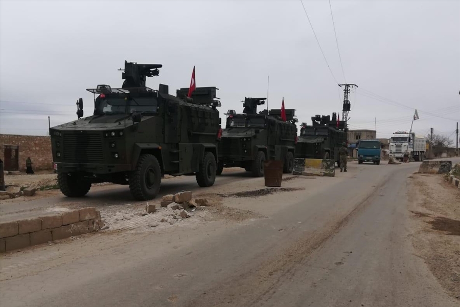 جانب من دوريات الجيش التركي في مدينة (تل رفعت) السورية