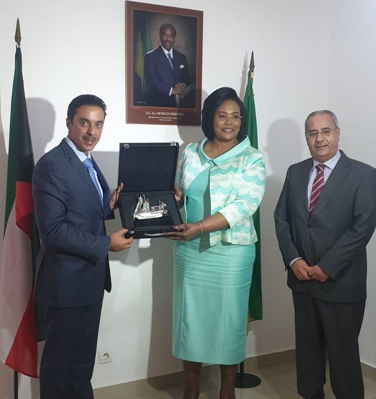 السفير حمد المشعان مع  نائب وزير الخارجية الغابونية