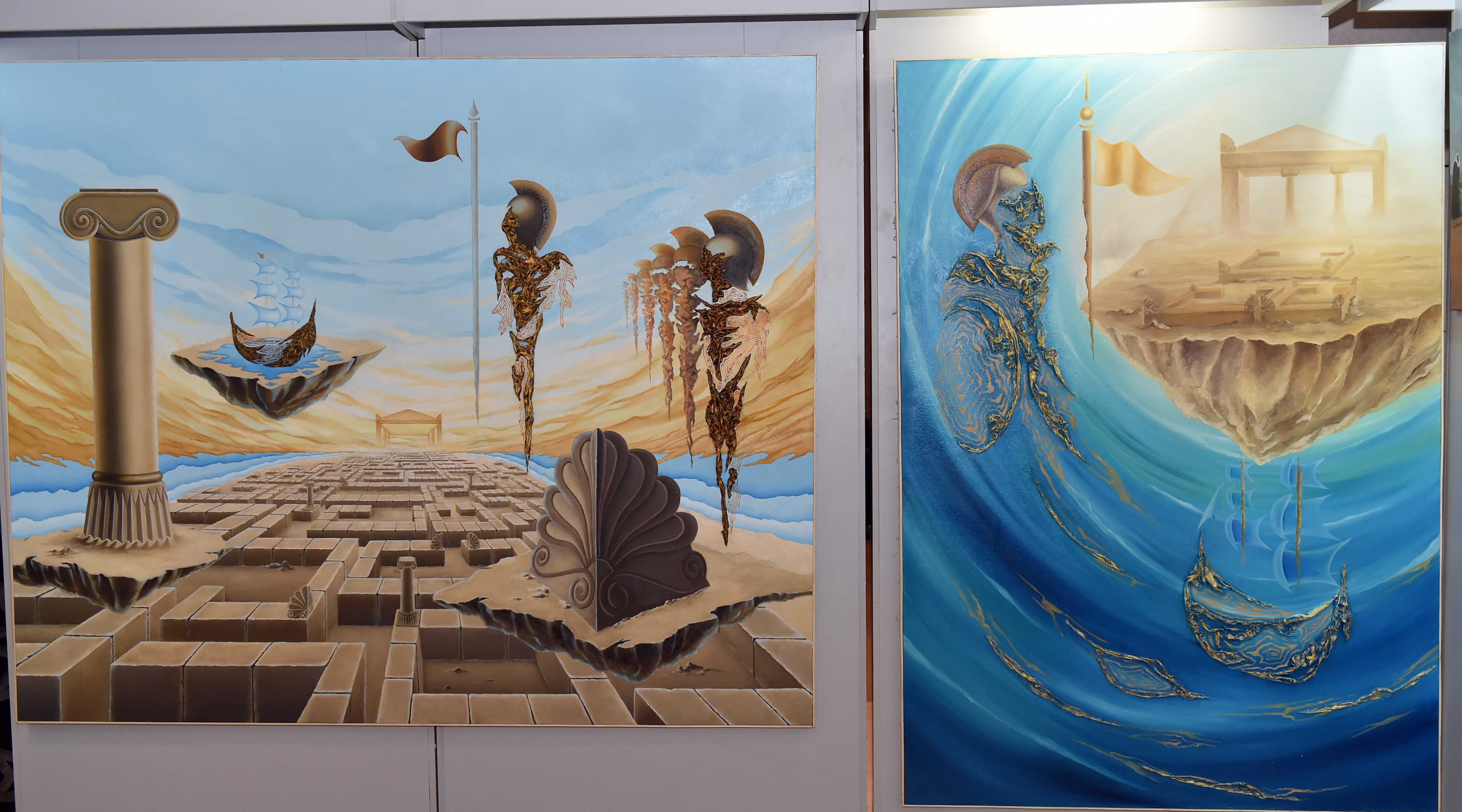 جانب من الأعمال الفنية المعروضة في معرض (آثار وزوايا تشكيلية)