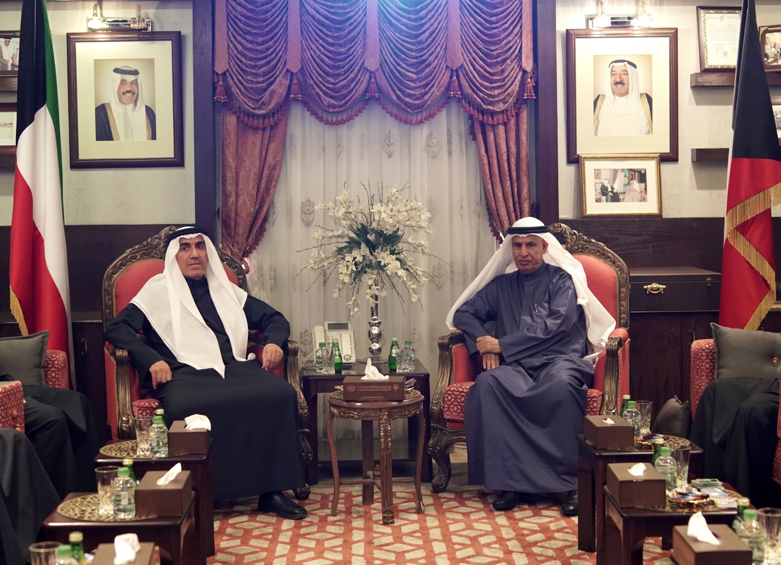 صورة لاجتماع  رئيس الجهاز صالح الفضالة مع المدير العام لجامعة الكويت الدكتور حسين الأنصاري