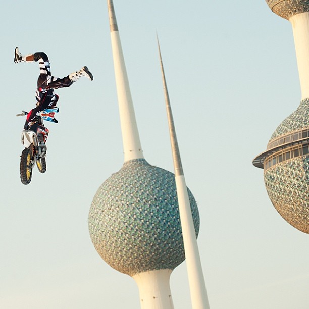 Martin Koren FMX stunts at Kuwait Towers