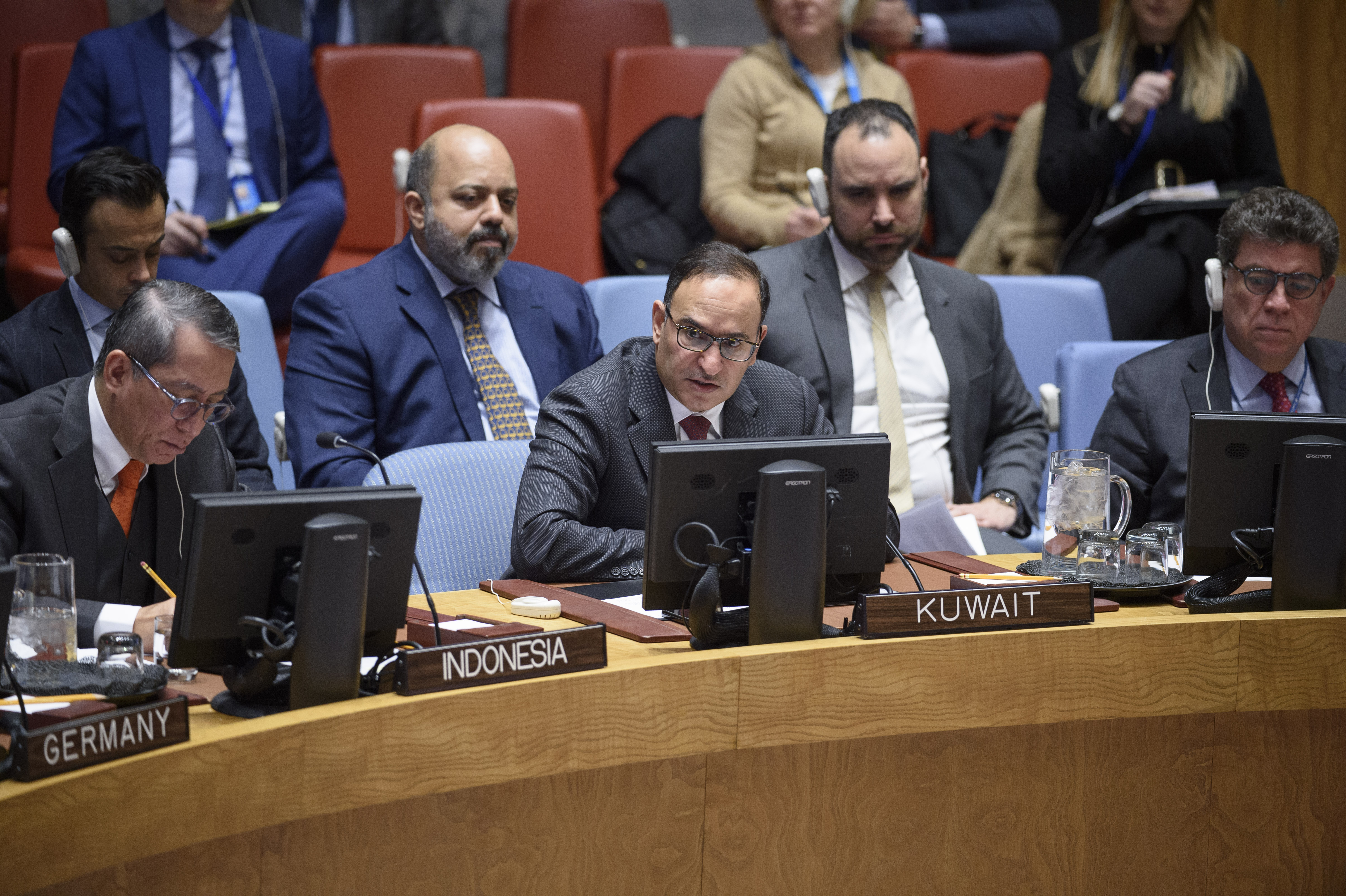 مندوب دولة الكويت الدائم لدى الأمم المتحدة السفير منصور العتيبي خلال جلسة مجلس الأمن الشهرية الدورية حول فلسطين