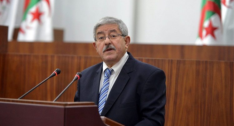 رئيس الوزراء الجزائري أحمد أويحيى لدى عرضه برنامج الحكومة امام البرلمان