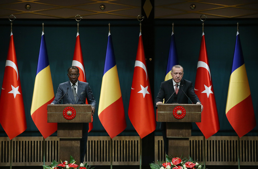 الرئيس التركي رجب طيب اردوغان في مؤتمر صحفي مع نظيره التشادي ادريس اتنو