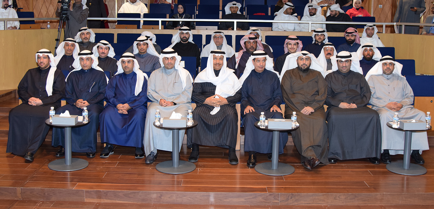 His Highness the Prime Minister Sheikh Jaber Mubarak Al-Hamad Al-Sabah during the meeting with youth entrepreneurs at Sheikh Jaber Al-Ahmad Cultural Center