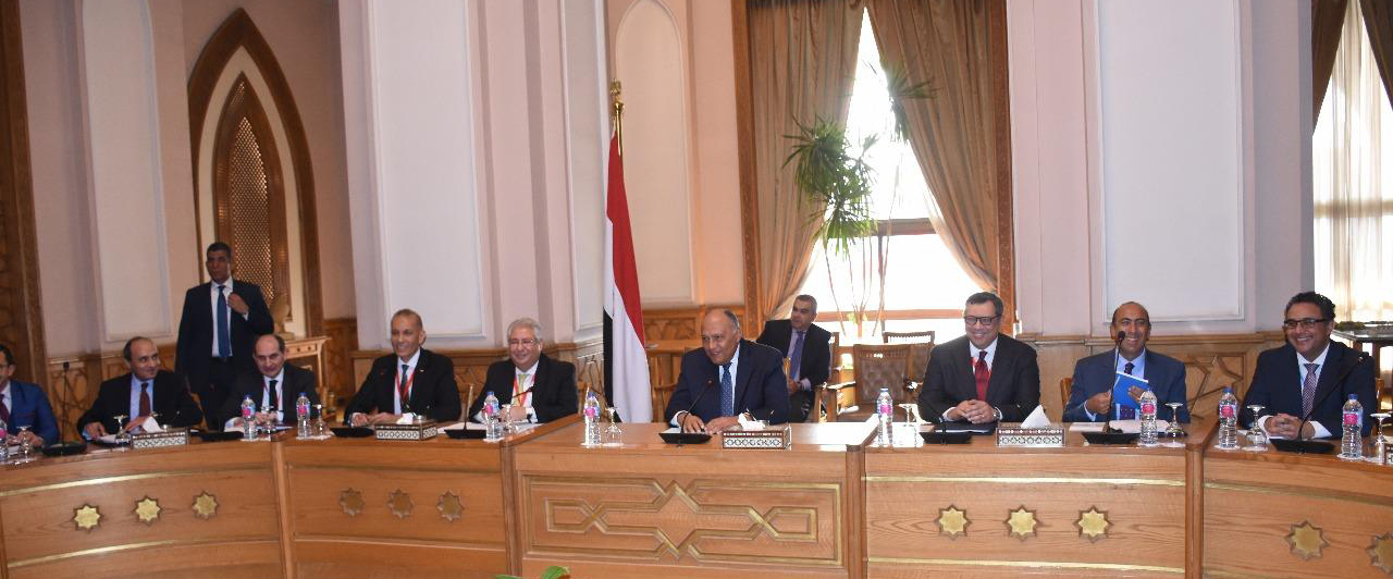 وزير الخارجية المصري سامح شكري يستقبل لجنة ادارة المرحلة ما قبل الانتقالية بدولة جنوب السودان