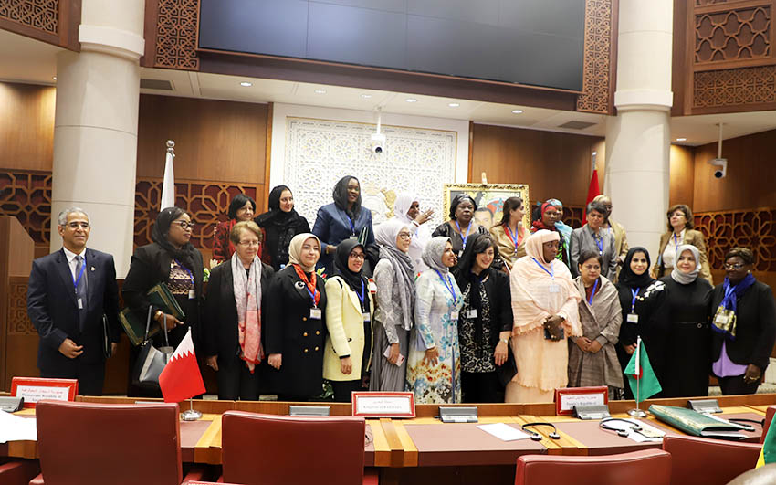 صورة جماعية للمشاركين في المؤتمر الثامن للنساء البرلمانيات المسلمات الذي انعقد في العاصمة المغربية (الرباط) ضمن اعمال الدورة ال 14 لمؤتمر اتحاد مجالس الدول الاعضاء بمنظمة التعاون الاسلامي.