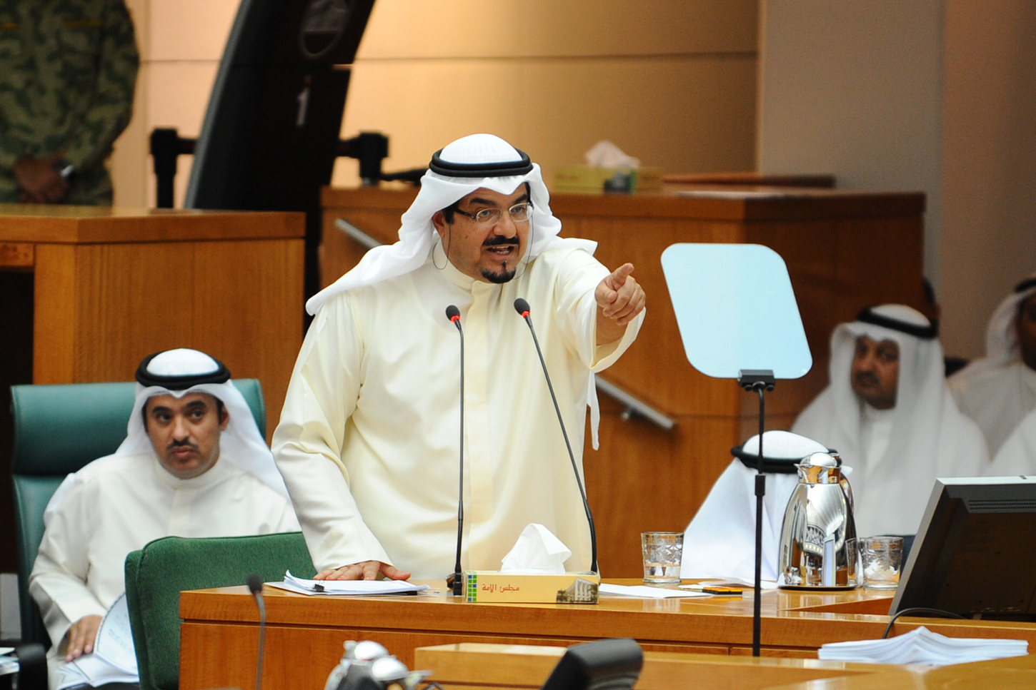 وزير النفط ووزير الاعلام الشيخ احمد العبدالله الصباح أثناء رده على النائب علي الدقباسي خلال مناقشة الاستجواب المقدم اليه بصفته 2010