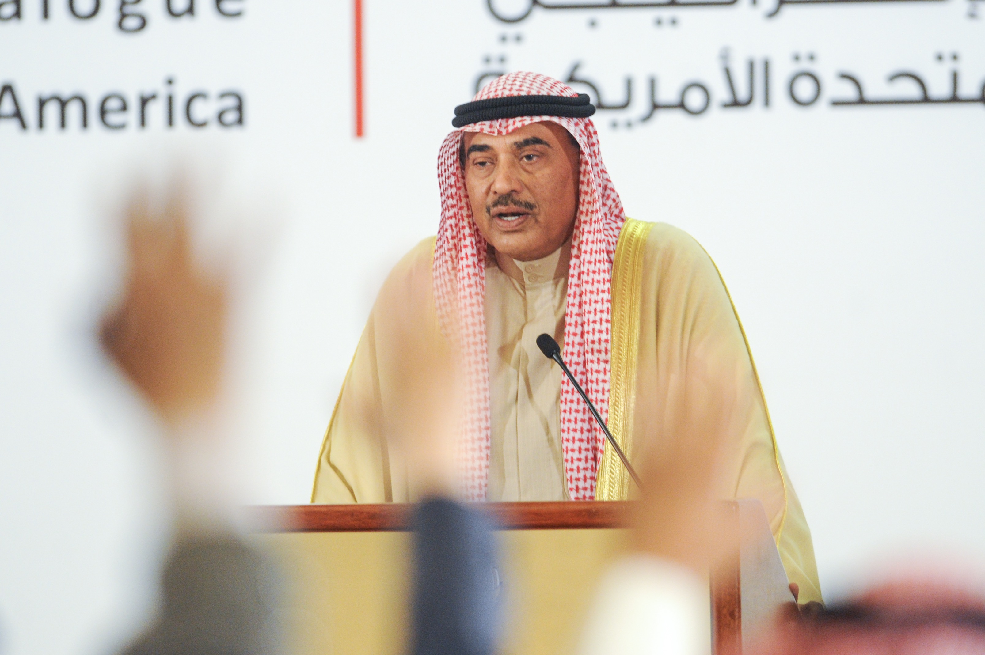 الشيخ صباح خالد الحمد الصباح نائب رئيس مجلس الوزراء وزير الخارجية أثناء المؤتمر الصحفي
