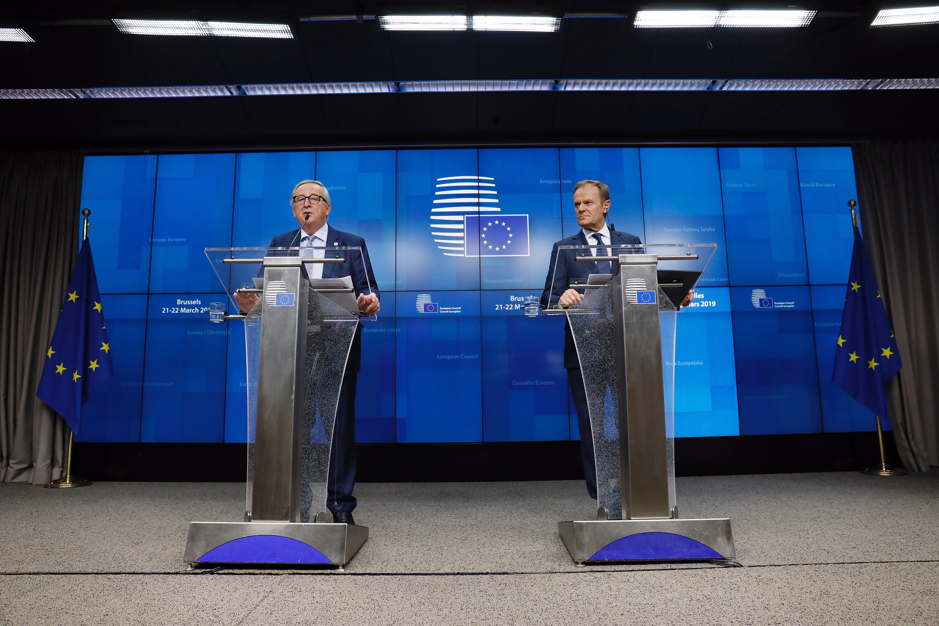 رئيس المجلس الاوروبي دونالد تاسك  و رئيس المفوضية الأوروبية جان كلود جونكر