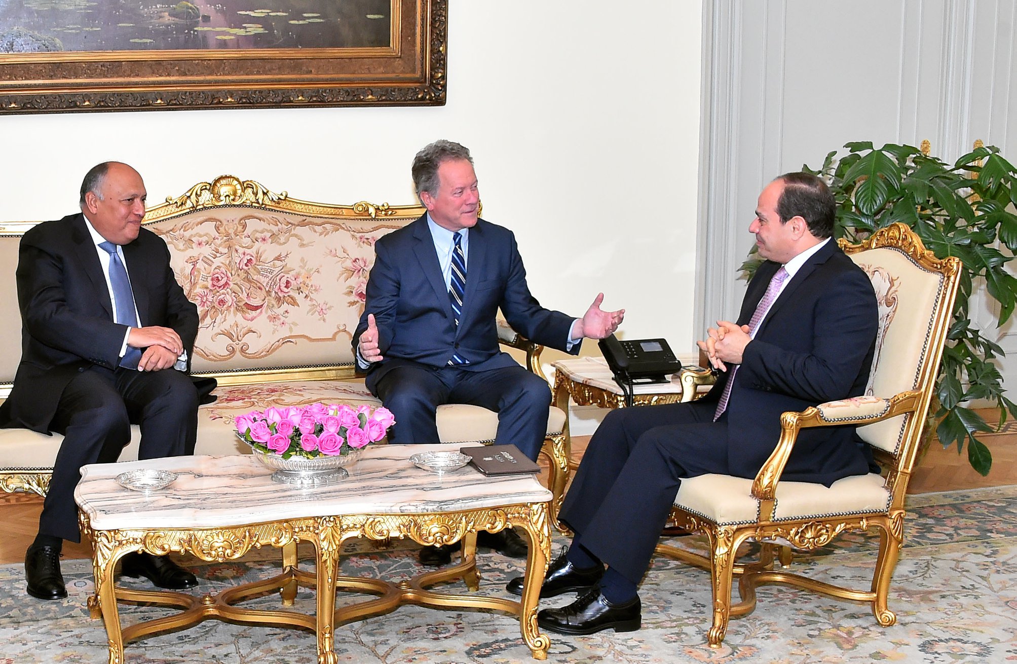 الرئيس المصري عبد الفتاح السيسي خلال لقائه مع المدير التنفيذي لبرنامج الغذاء العالمي ديفيد بيزلي