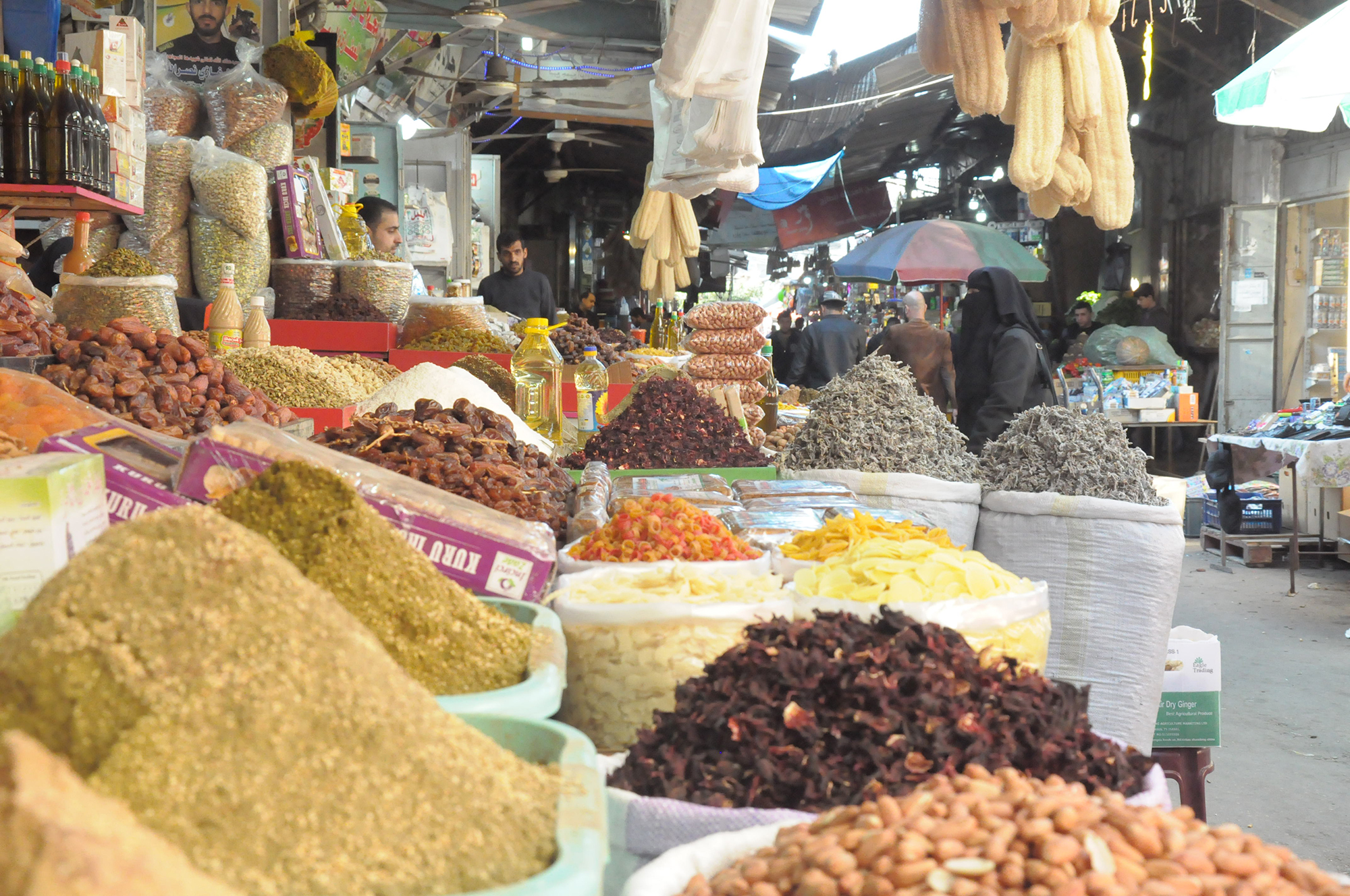 Les épices donnent des couleurs et des senteurs au marchés.