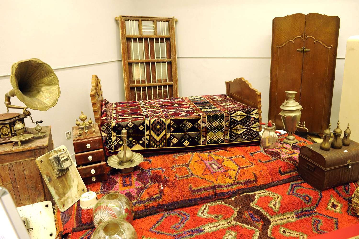 Some displays at Al-Salam Palace Museum
