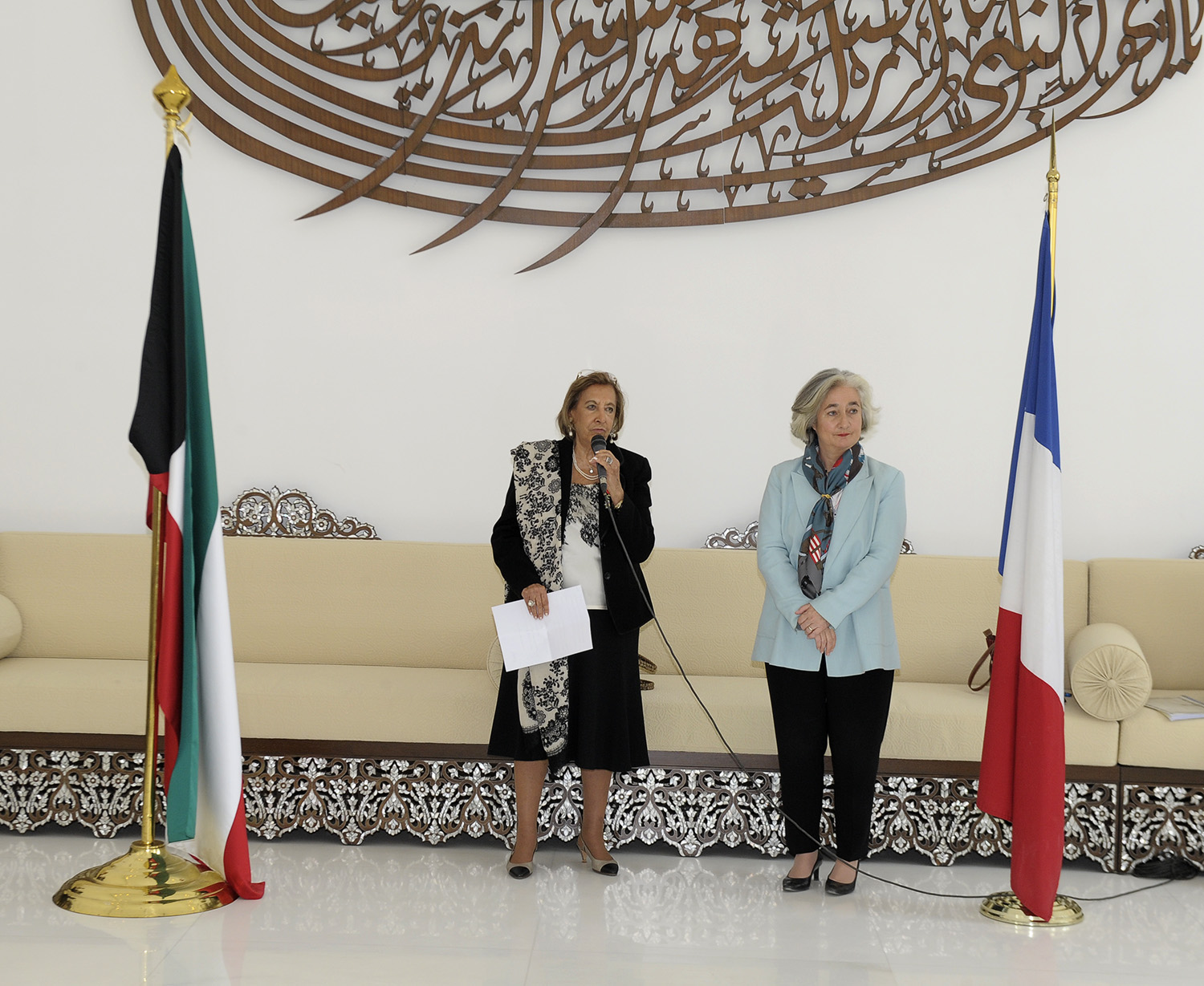 French envoy bestowed  Chorus of Honor to Lulwa Al-Qatam
