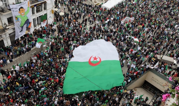 صورة للحراك الشعبي والاحتجاجات وسط الجزائر العاصمة للجمعة الثانية عشر على التوالي