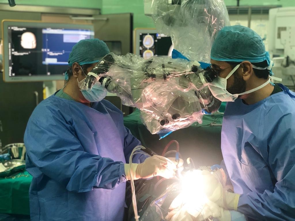 Kuwaiti medical team uses new surgical technique to enucleate brain tumor