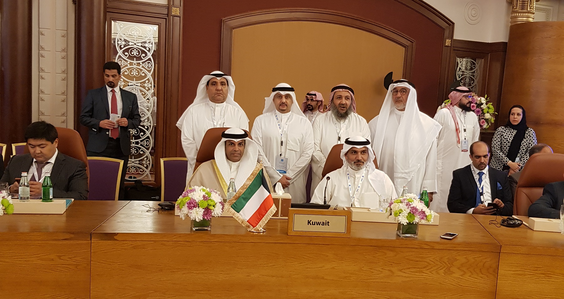 وزير النفط الكويتي خلال الاجتماع