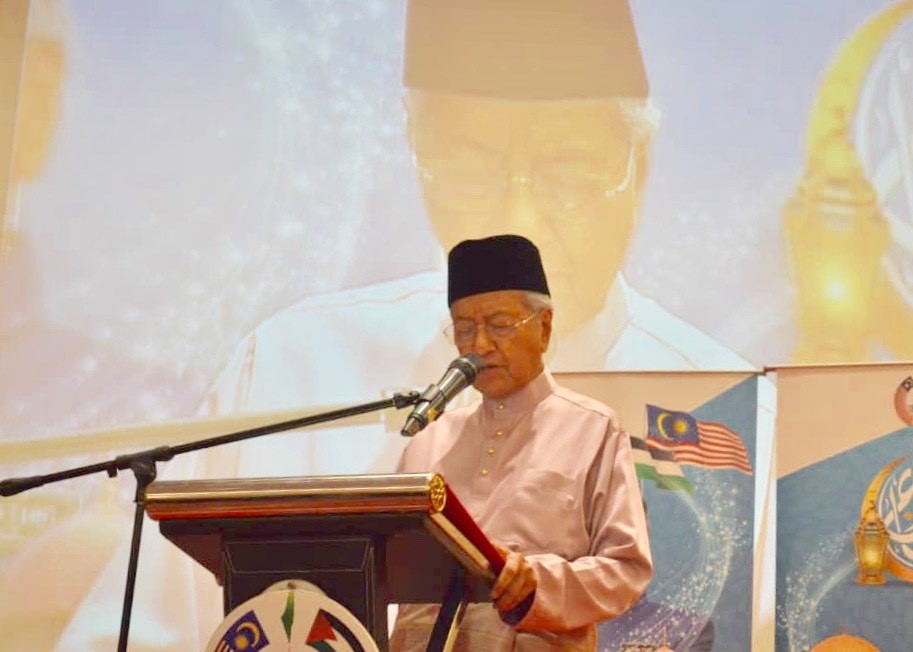 رئيس وزراء ماليزيا خلال الإفطار الجماعي للجالية الفلسطينية بماليزيا