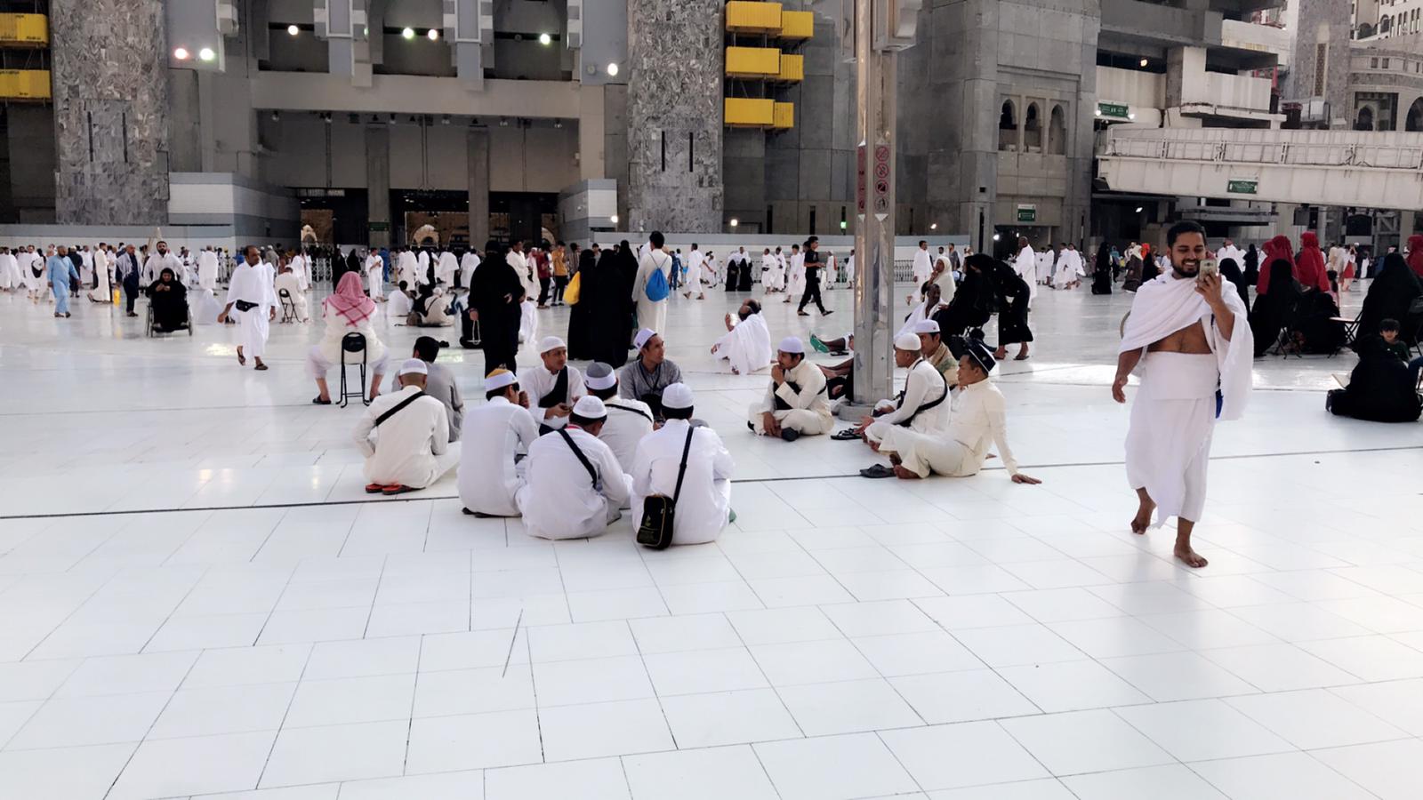 Asian Muslims come to the holy city of Makkah during Ramadhan to perform Umra
