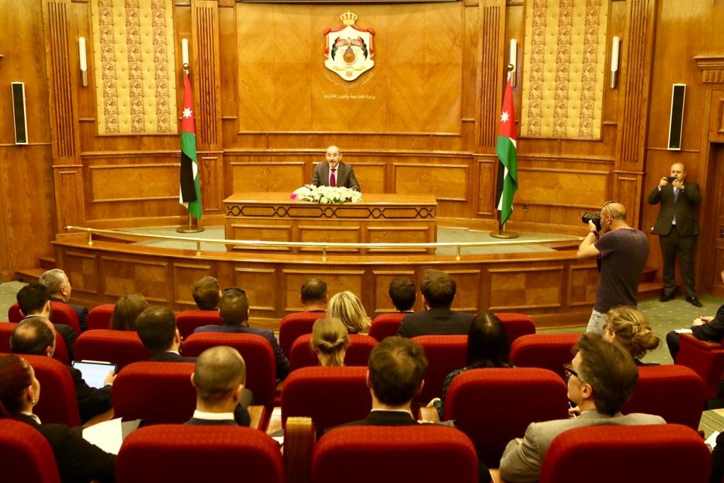 وزير الخارجية الأردني يعرض موقف بلاده من قضايا المنطقة أمام وفد من الاتحاد الأوروبي