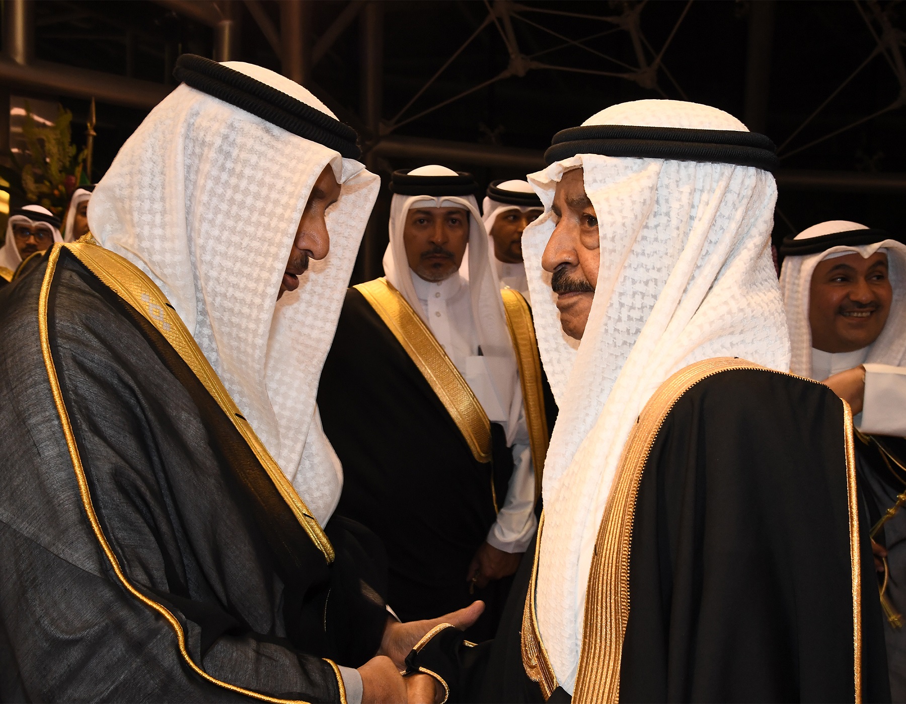 سمو الشيخ جابر المبارك الحمد الصباح رئيس مجلس الوزراء خلال وداع رئيس وزراء مملكة البحرين الأمير خليفة بن سلمان آل خليفة