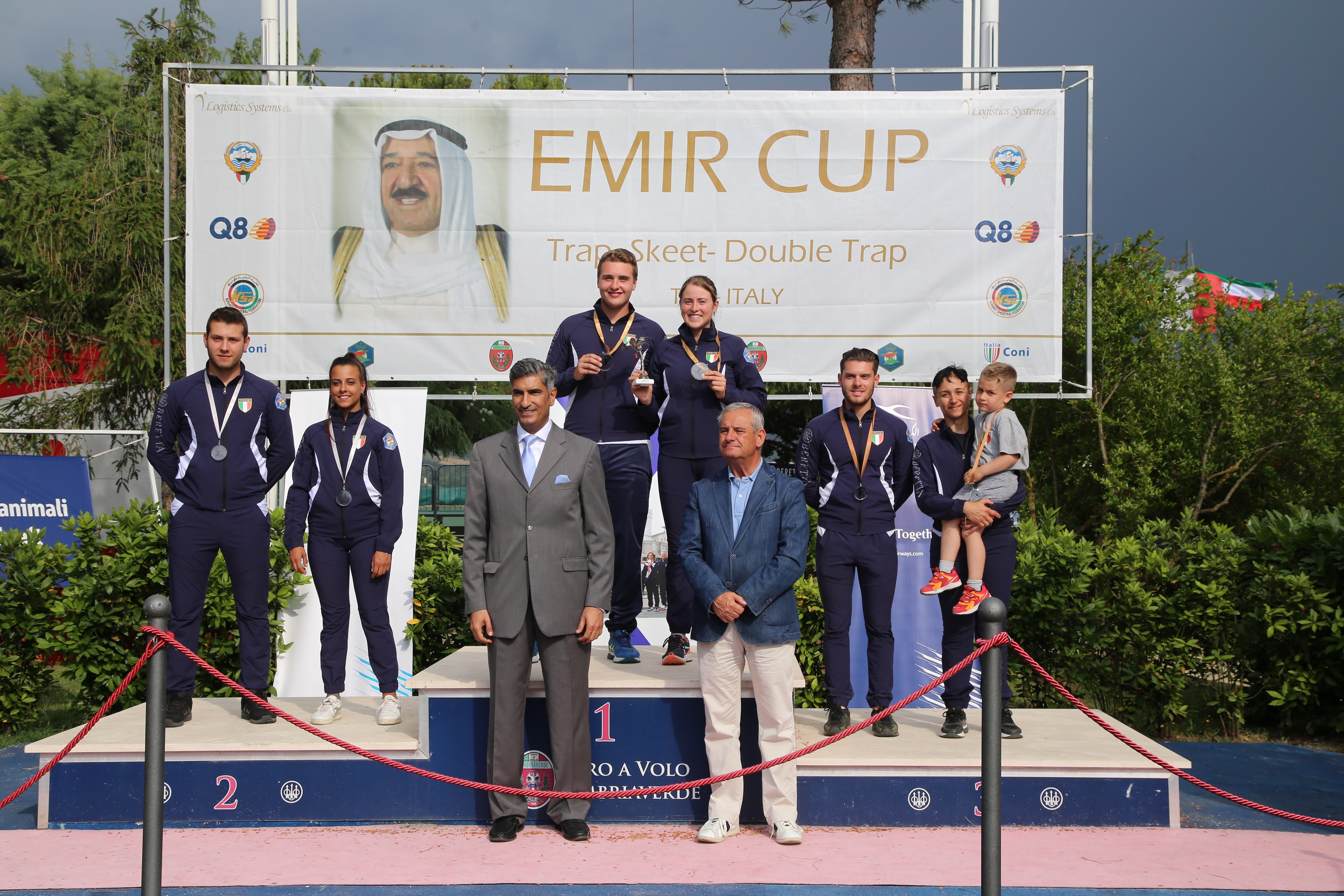 Kuwait Charge d'Affaires and director of the championship during the closing ceremony