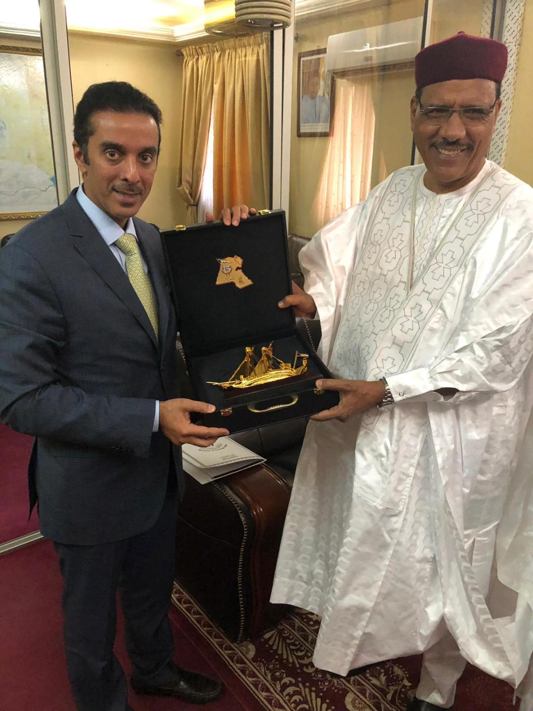 Niger's Minister of State with  Kuwait's Assistant Foreign Minister for African Affairs