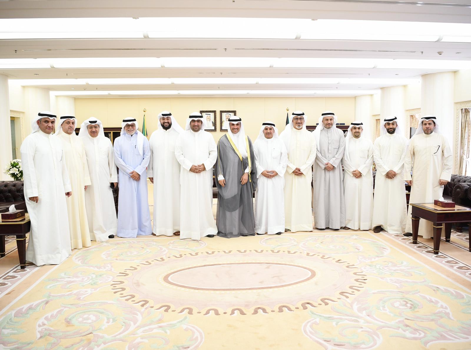 مرزوق الغانم يستقبل  وزير التجارة ومفوضي  أسواق المال ومجلس إدارة  بورصة الكويت وشركة المقاصة.