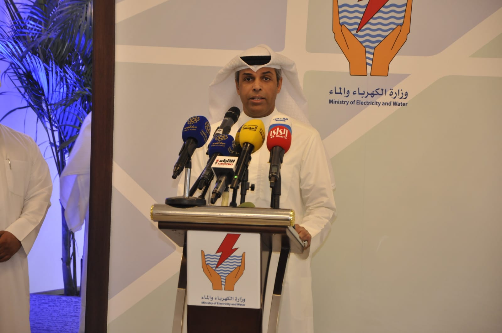 KUNA Kuwait Elec. Minister Eager to avert power outage in summer