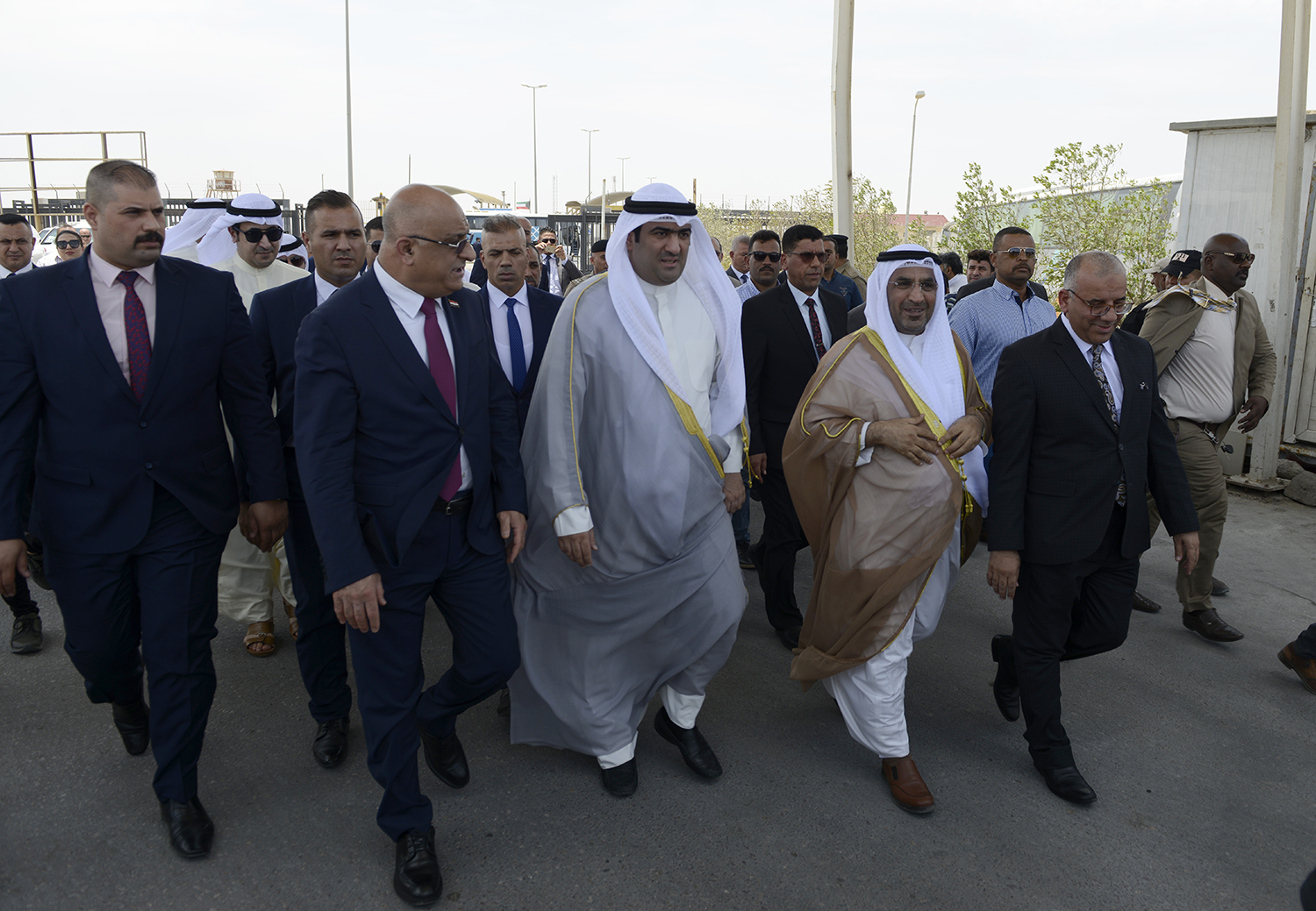 وزيرا التجارة الكويتي ونظيره العراقي خلال زيارة منفذ (سفوان - العبدلي)