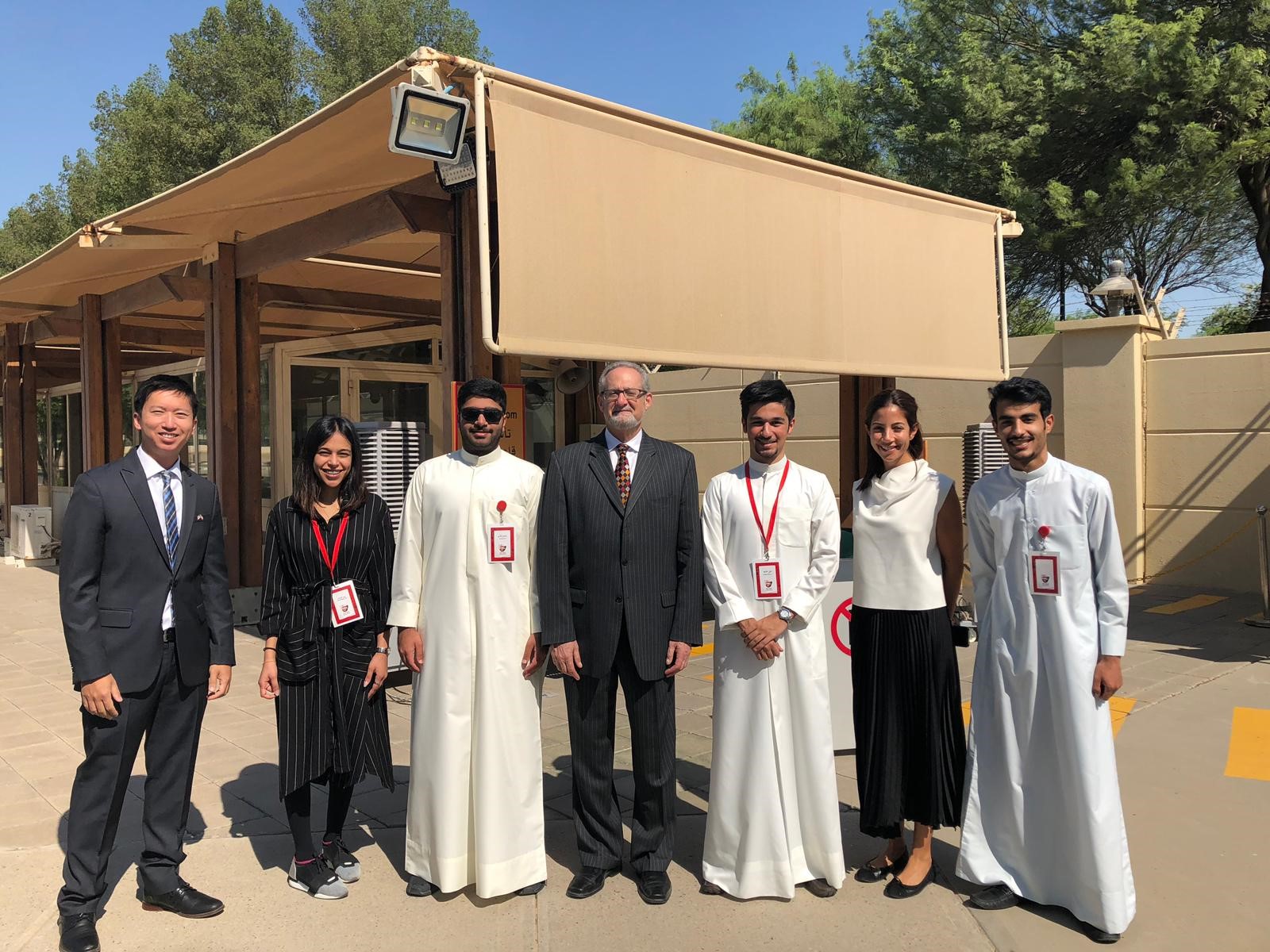US Ambassador in Kuwait with Kuwaiti Students of the US branch