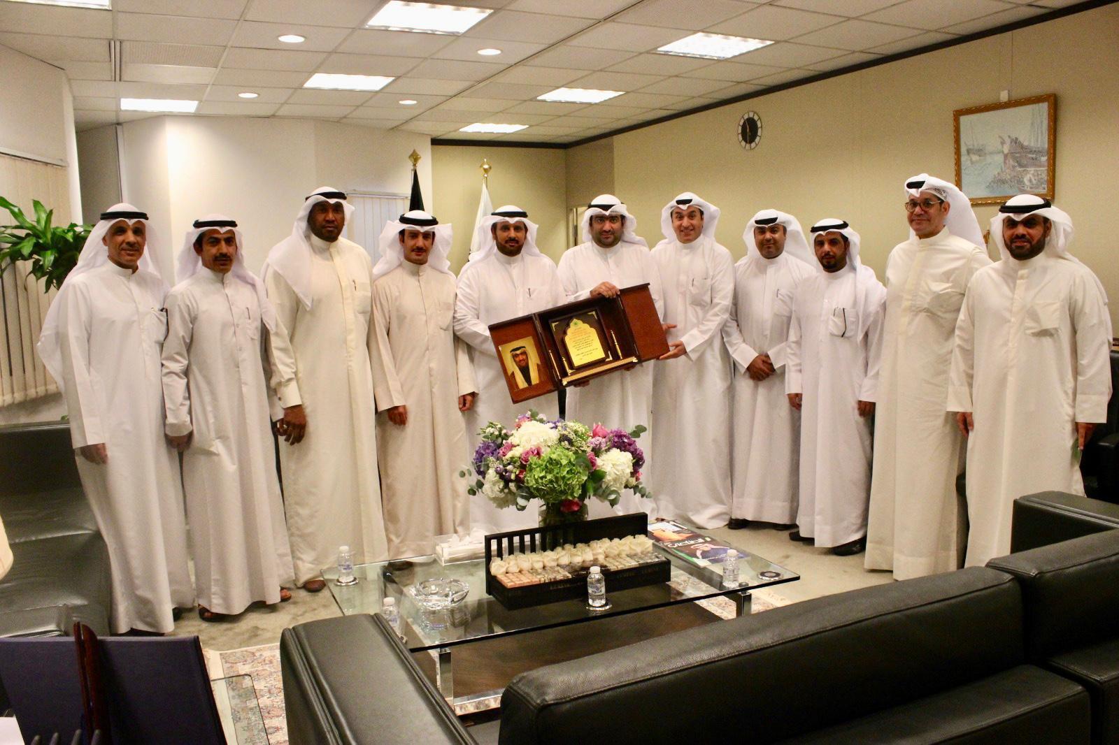 Minister of State for Services Khaled Al-Roudhan with the delegation