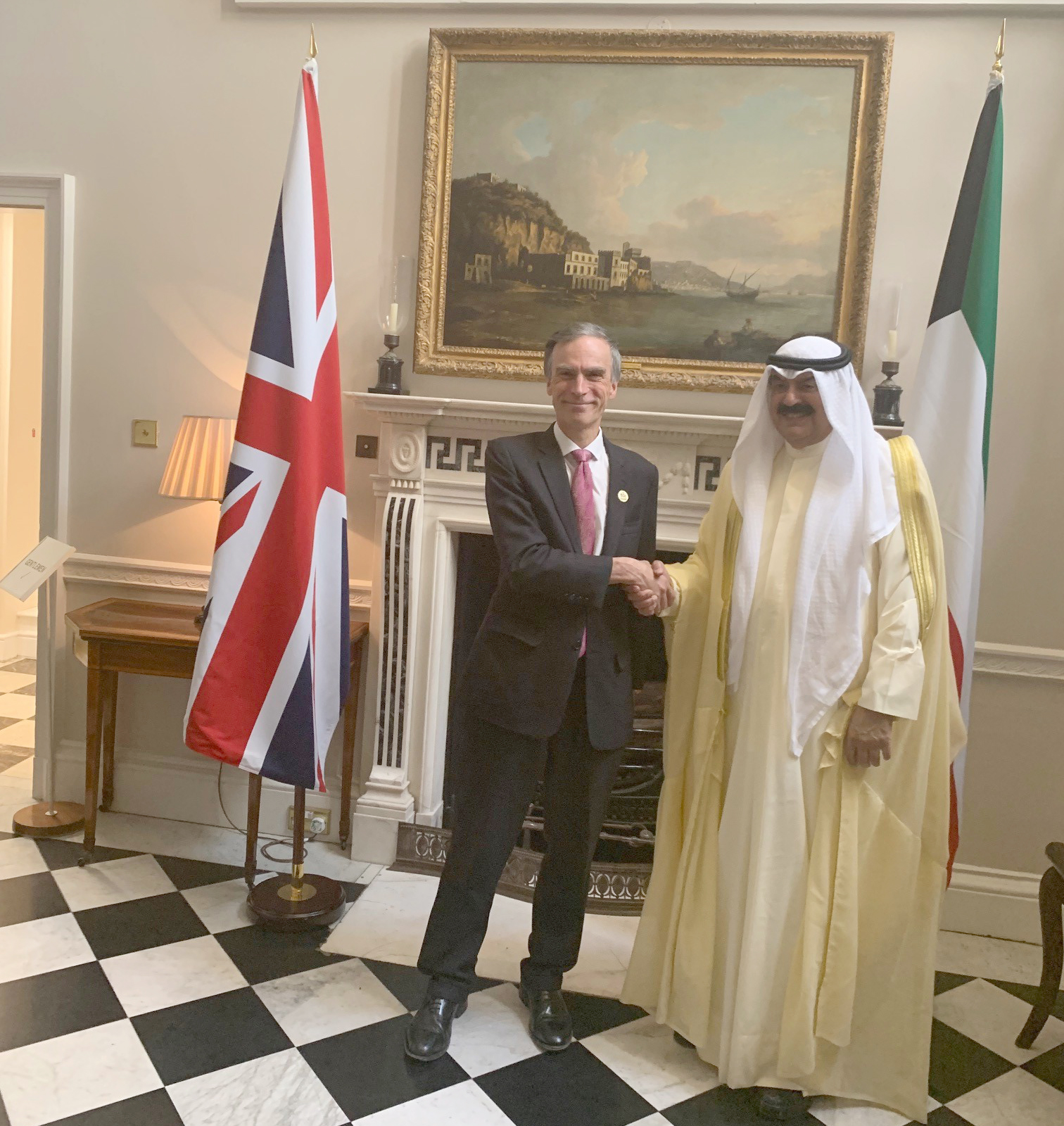 نائب وزير الخارجية خالد الجارالله مع وزير الدولة البريطاني أندرو موريسون