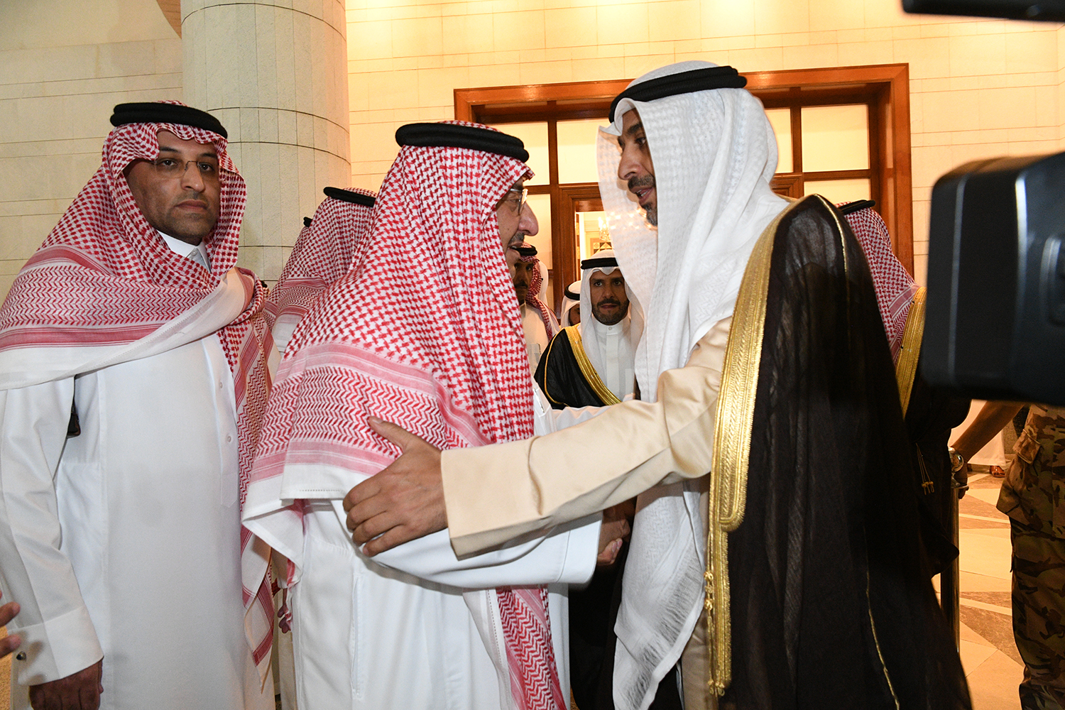 ممثل سمو الأمير يقدم واجب العزاء بوفاة الأميرة الجوهرة آل سعود