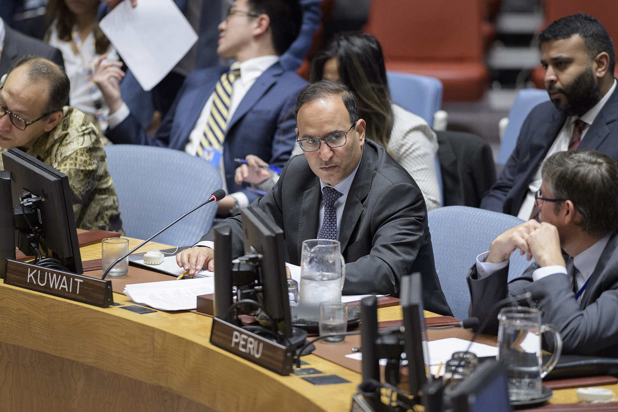 السفير منصور العتيبي