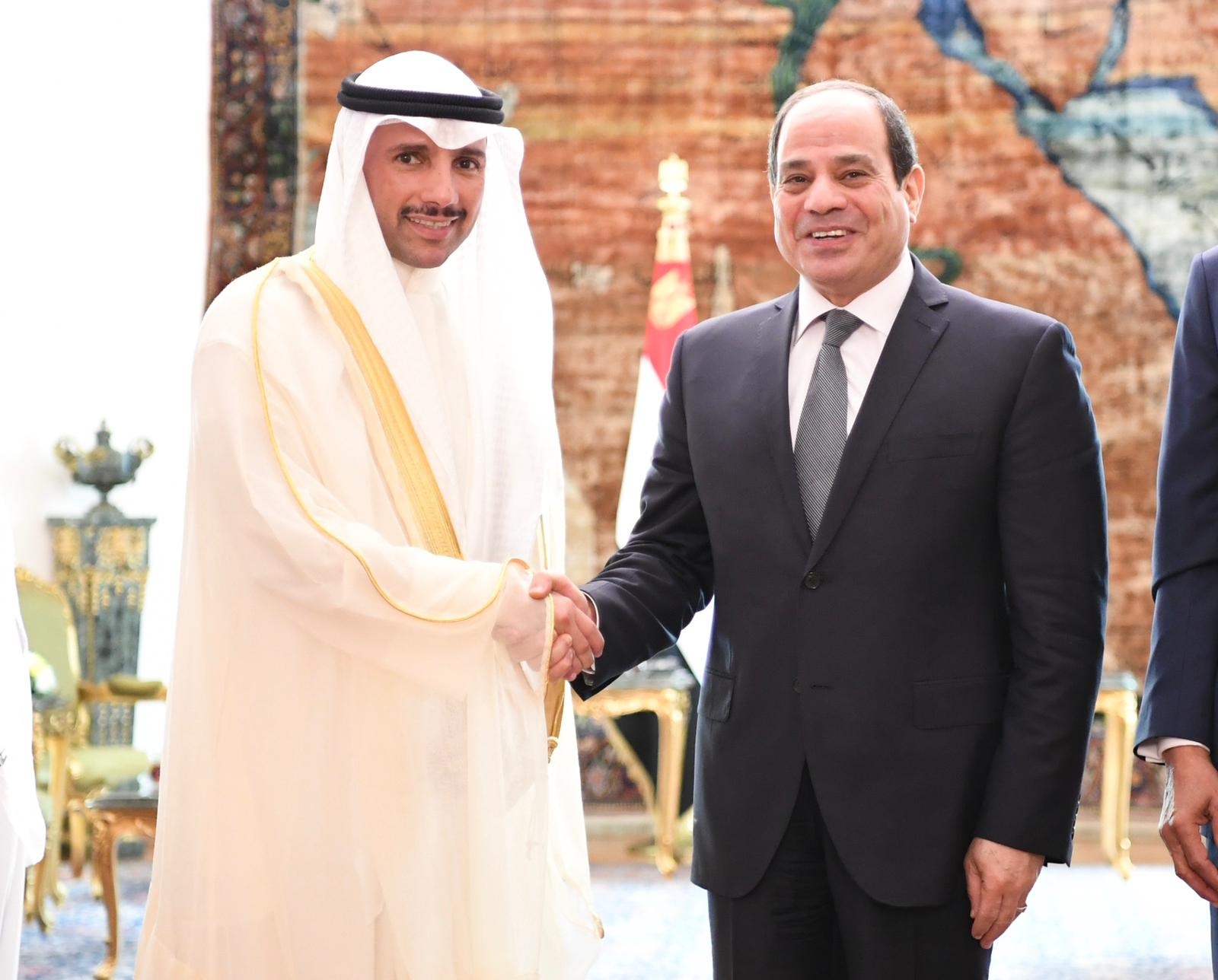 الرئيس المصري مع رئيس مجلس الأمة الكويتي
