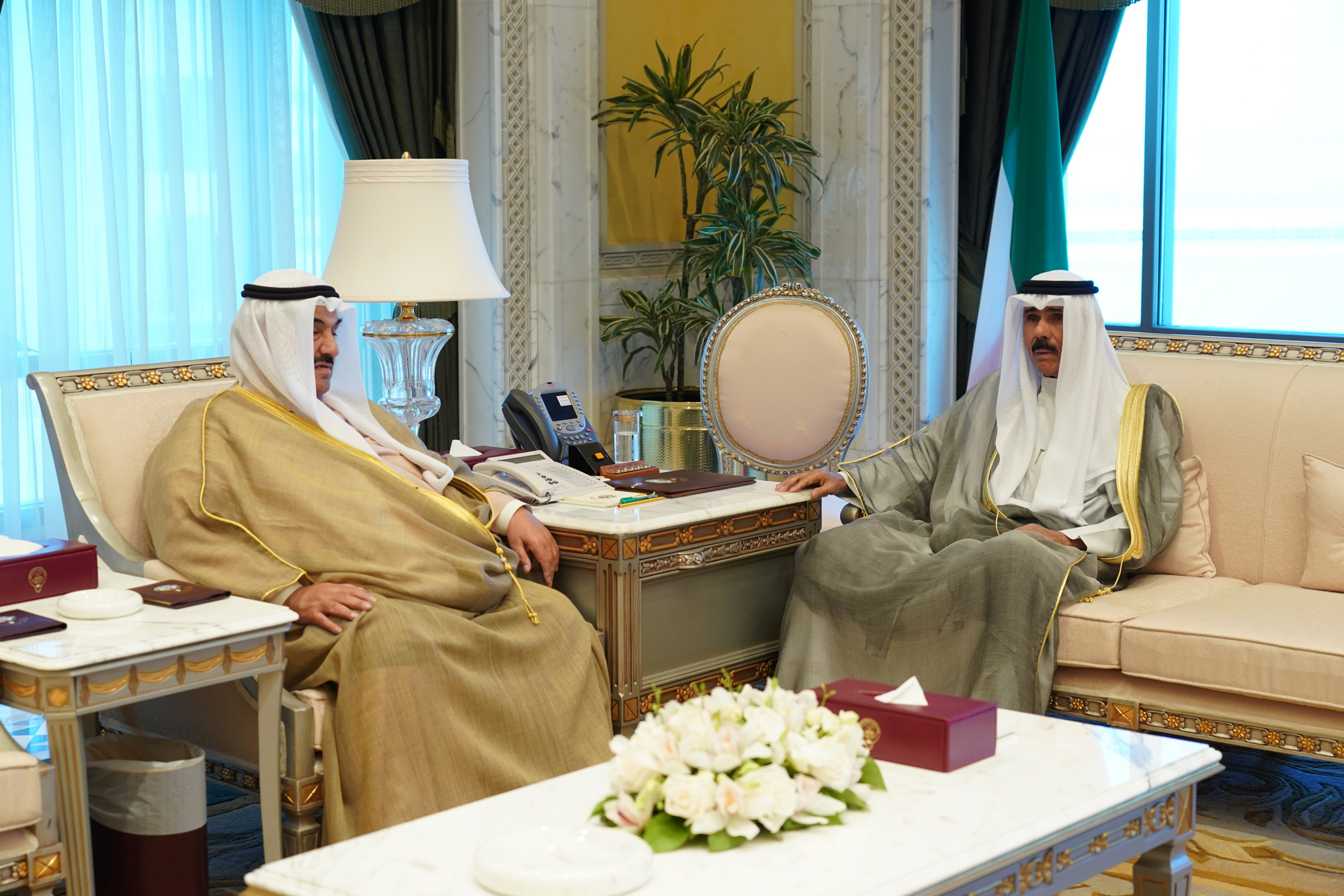 سمو نائب الأمير وولي العهد يستقبل سمو الشيخ ناصر المحمد