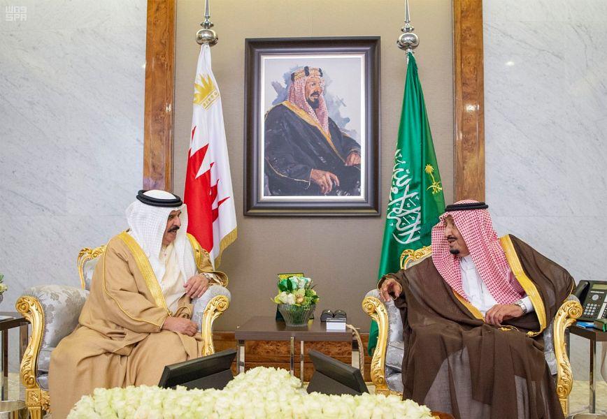 خادم الحرمين يلتقي ملك البحرين