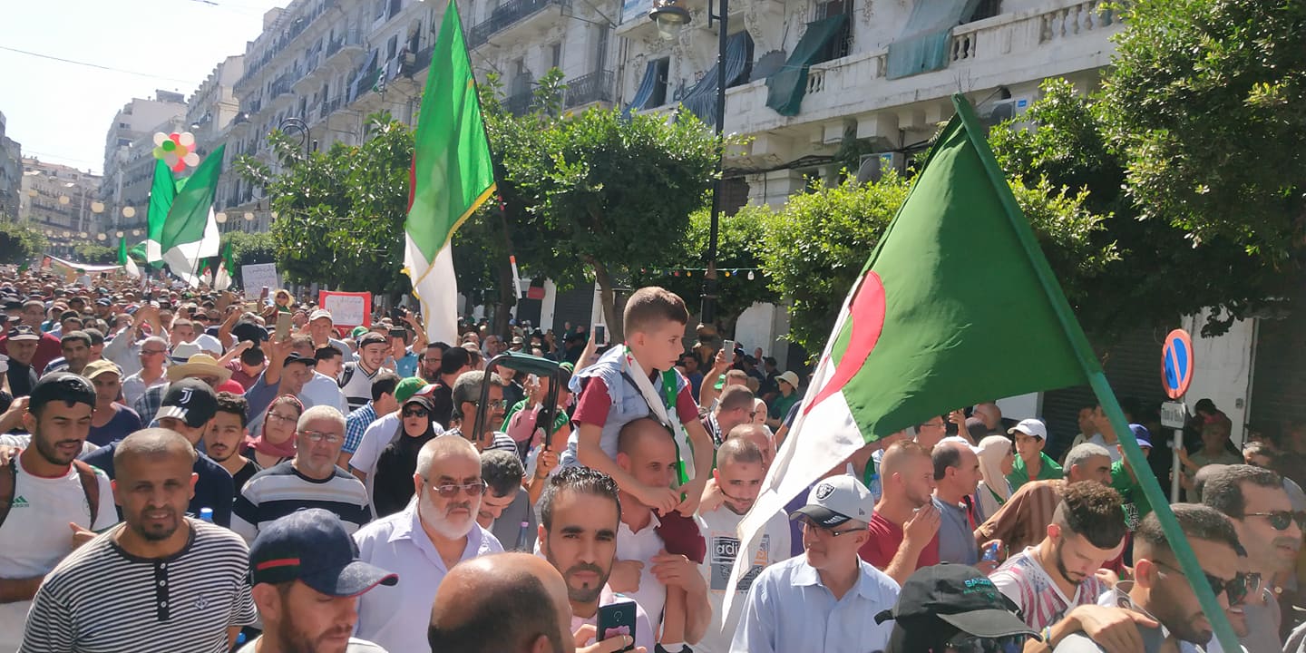 جانب من المسيرات السلمية وسط الجزائر العاصمة