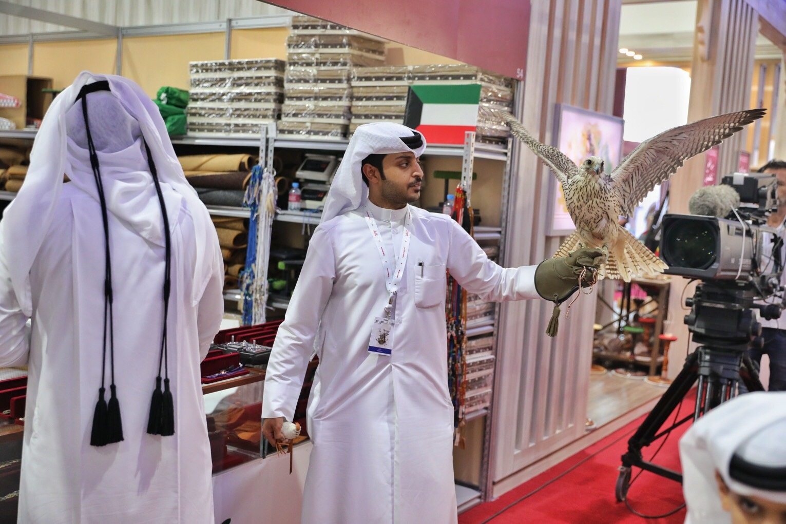 Participating Kuwaiti falconer