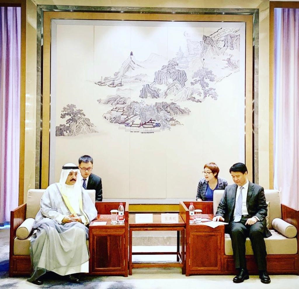 تسيوي هونغ قانغ مع سفير الكويت لدى الصين